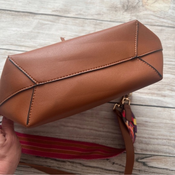 MARSEILLE Drawstring Bucket Bag - Picture 5 of 6